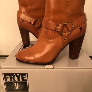 Women’s Frye Ankle Bootie Size 36